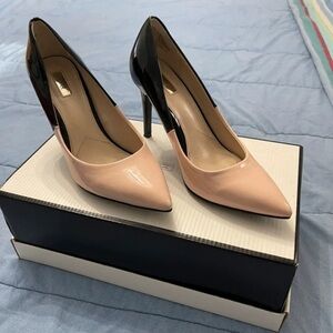 Jennifer Lopez Black and Pink Heels